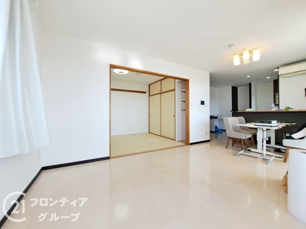 ディーレスティア朝霧　中古マンション