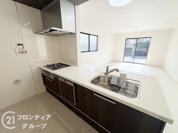 神戸市西区桜が丘中町２丁目　新築一戸建て