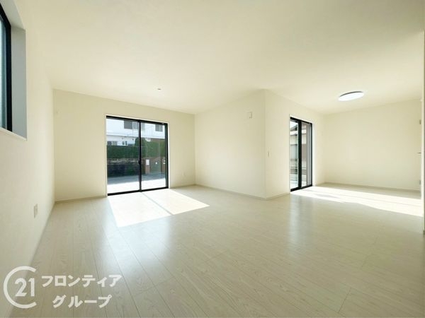 神戸市西区桜が丘中町２丁目　新築一戸建て