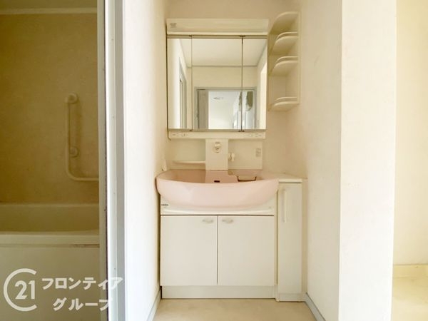 研究学園５団地５２６号棟　中古マンション