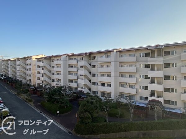 研究学園５団地５２６号棟　中古マンション