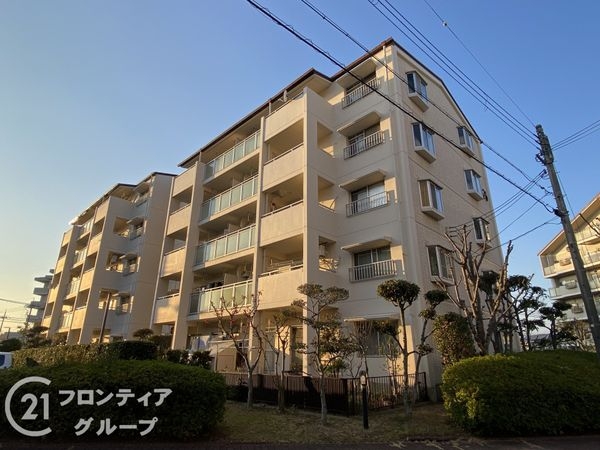 研究学園５団地５２６号棟　中古マンション
