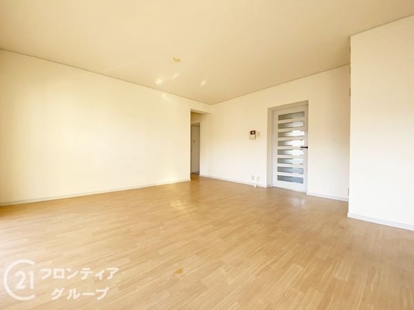 研究学園５団地５２６号棟　中古マンション