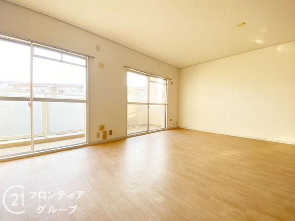 研究学園５団地５２６号棟　中古マンション