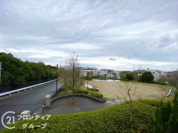 コンフォール学園緑が丘第１団地九号棟　中古マンション