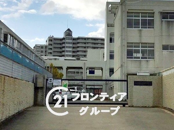 アバンドーネ西神春日台６号棟　中古マンション(神戸市立平野中学校)