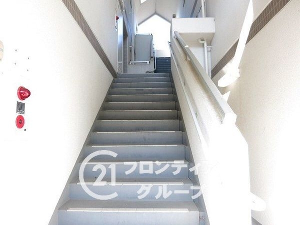 コンフォール学園緑が丘第２団地２８号棟　中古マンション