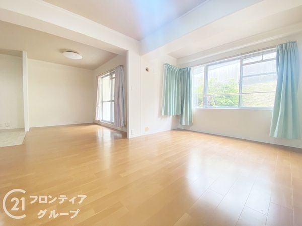 ロイヤルコーポ朝霧　中古マンション