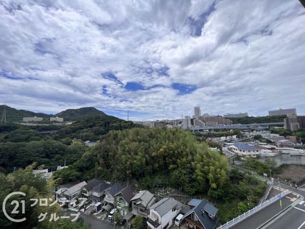 プレサンスロジェ須磨妙法寺桜の杜ＥＡＳＴＨＩＬＬＳ　中古マ…