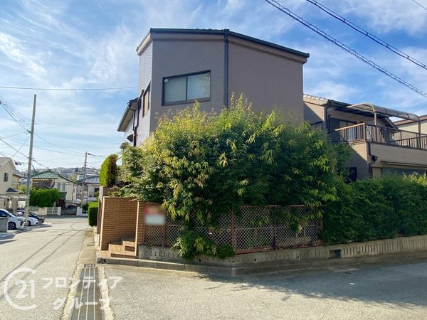 明石市朝霧東町２丁目の中古一戸建て
