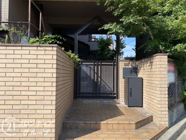 明石市朝霧東町２丁目の中古一戸建て