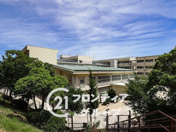 ロイアルヒルズ舞子　中古マンション(神戸市立舞子中学校)