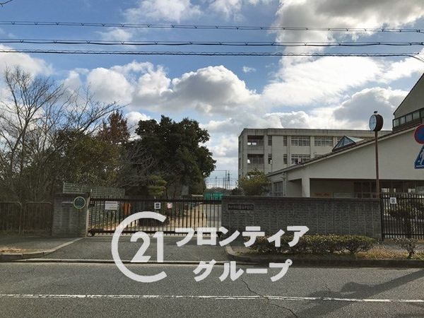 ウェル・メロード狩場台10号棟　中古マンション(神戸市立櫨谷中学校)