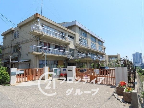 神戸市垂水区舞子台６丁目の中古一戸建て(神戸市立東舞子小学校)