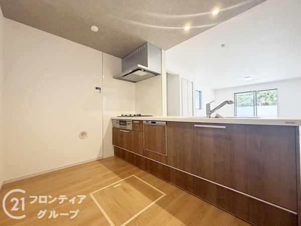 神戸市須磨区緑が丘２丁目　新築一戸建て　３期　２号棟