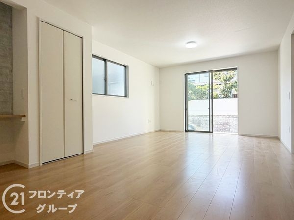神戸市須磨区緑が丘２丁目　新築一戸建て　３期　２号棟