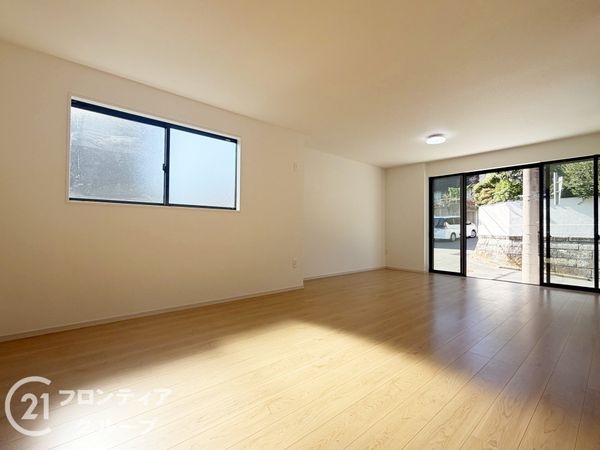 神戸市須磨区緑が丘２丁目　新築一戸建て　３期　１号棟