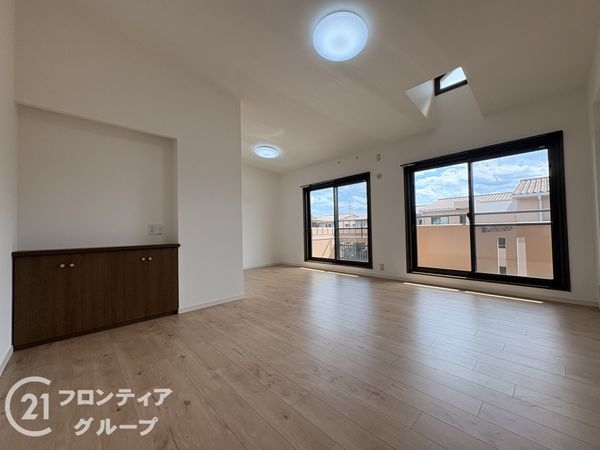 モンセーヌ西神南１６号棟　中古マンション