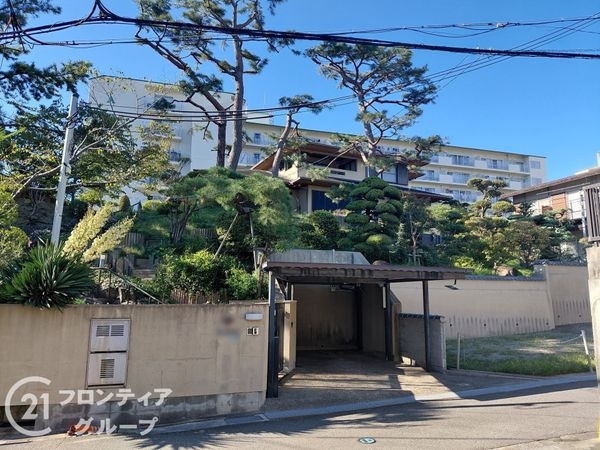 明石市朝霧東町３丁目の中古一戸建て