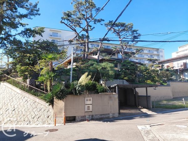 明石市朝霧東町３丁目　中古一戸建て