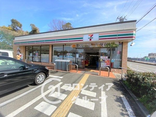 神戸潮見が丘１番館　中古マンション(セブンイレブン神戸高丸インター店)