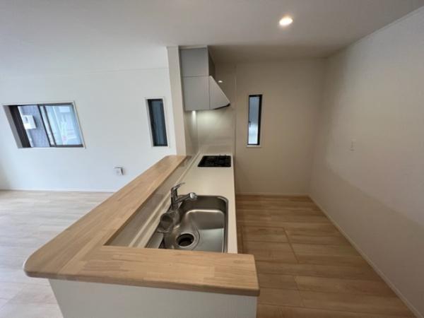 寝屋川市高宮２丁目の新築一戸建