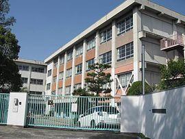 香里三井団地 A13棟(寝屋川市立国松緑丘小学校)