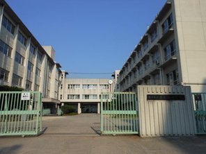 枚方市長尾谷町１丁目の中古一戸建て(枚方市立長尾西中学校)