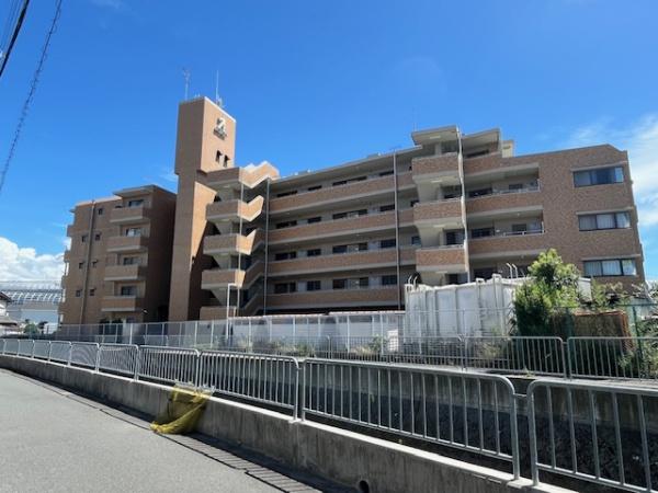 グラン・ドムール交野