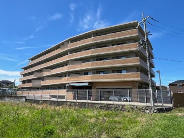 グラン・ドムール交野