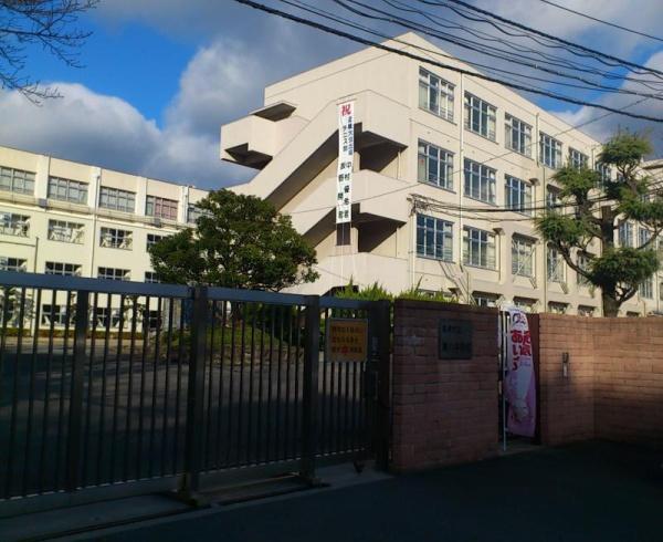 サンハイツ高槻5号館(高槻市立第八中学校)
