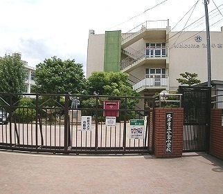 枚方市渚栄町の新築一戸建(枚方市立小倉小学校)