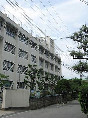 寝屋川サンハイツA棟(寝屋川市立木屋小学校)