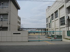 寝屋川市長栄寺町の中古一戸建て(寝屋川市立第二中学校)