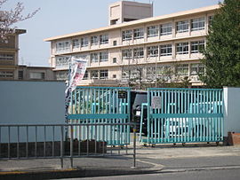 エルフラッツ萱島(寝屋川市立南小学校)
