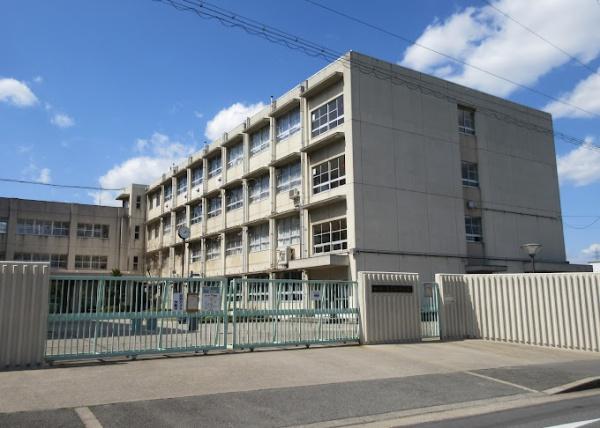 枚方市長尾西町3丁目の新築一戸建(枚方市立長尾西中学校)