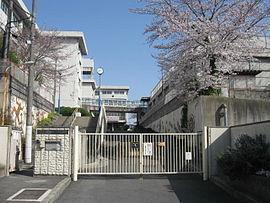 ラウンドシティフドウ香里南B棟(寝屋川市立第十中学校)
