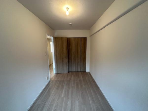 寝屋川コーポラス(寝室)