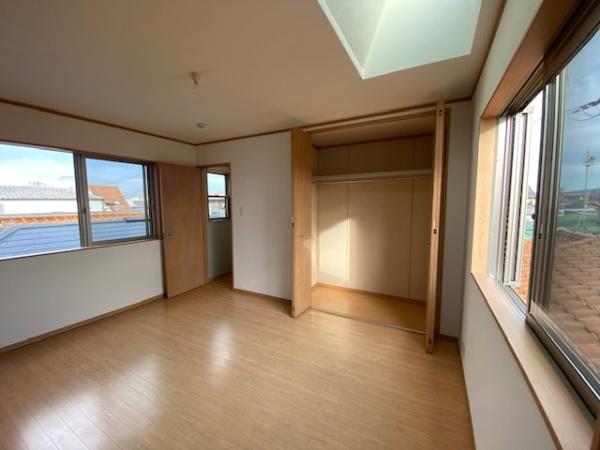 寝屋川市池田旭町の中古一戸建て