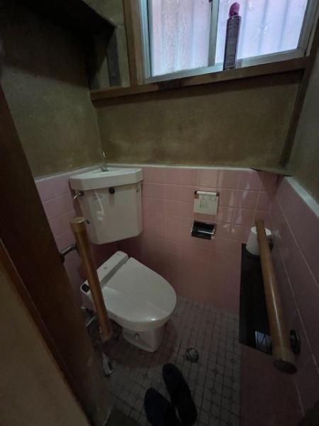枚方市釈尊寺町の中古一戸建て(トイレ)