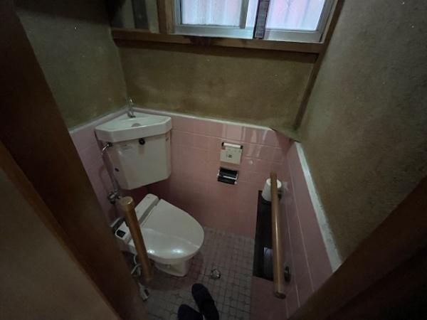 枚方市釈尊寺町の中古一戸建て(トイレ)