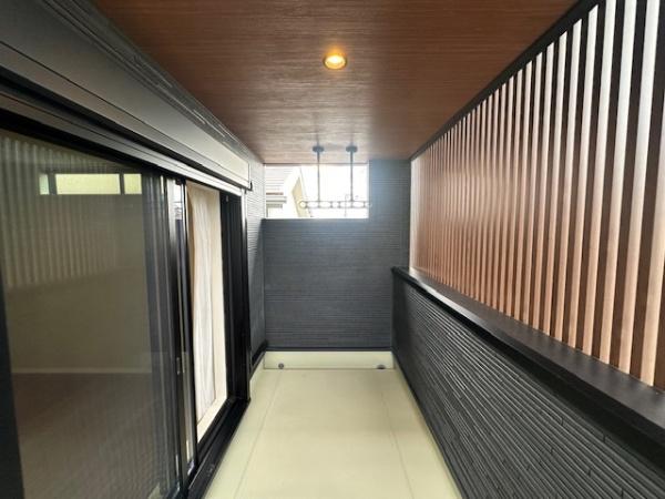寝屋川市石津中町の中古一戸建て(バルコニー)