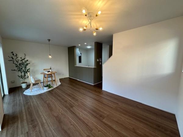 枚方市出口４丁目の新築一戸建