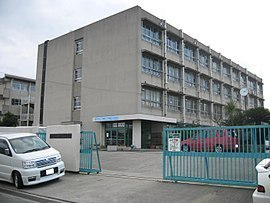 枚方市甲斐田新町の新築一戸建(枚方市立山田中学校)