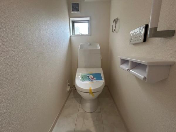 寝屋川市高柳７丁目の新築一戸建