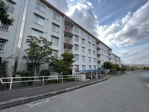 山田池パークハイツ１号棟