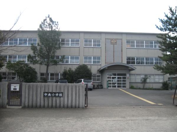 八幡市八幡盛戸の中古一戸建て(八幡市立中央小学校)