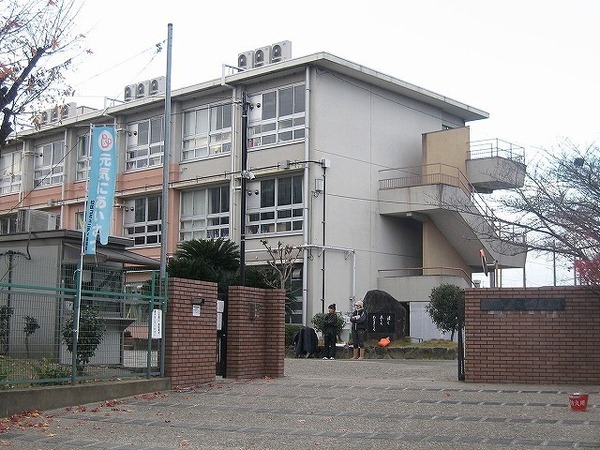 枚方市交北１丁目の新築一戸建(枚方市立交北小学校)