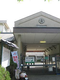 ザ・香里園タワー(寝屋川市立第五小学校)