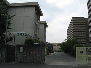 寝屋川市石津中町の新築一戸建(寝屋川市立友呂岐中学校)